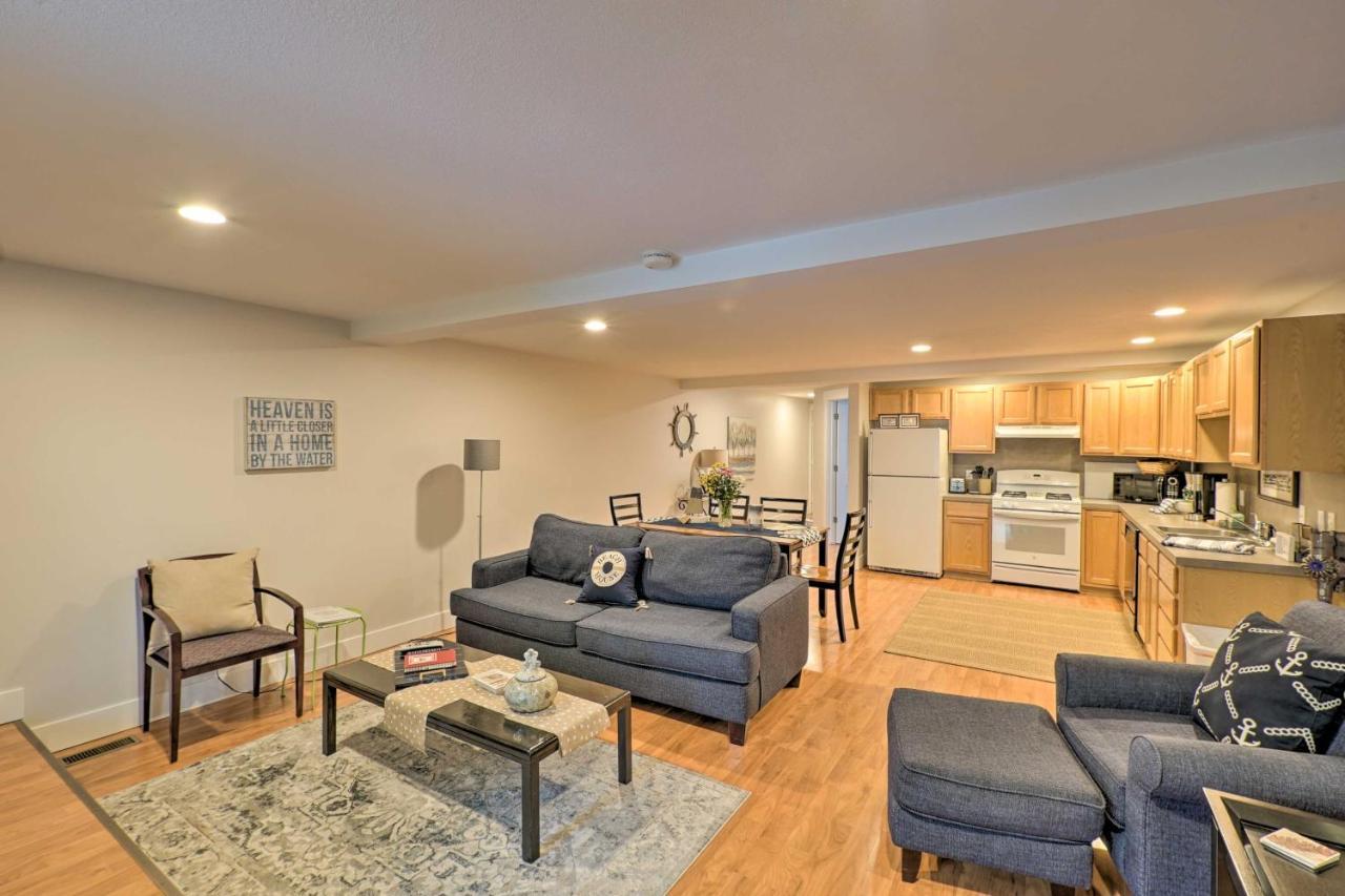 Cute Grand Haven Apartment Walk Downtown Streets! Exterior photo